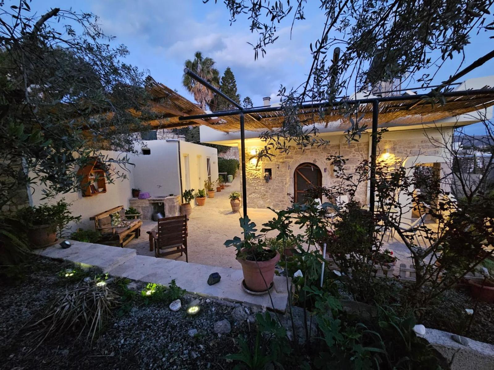 Papas Apartments Moirai Exterior photo